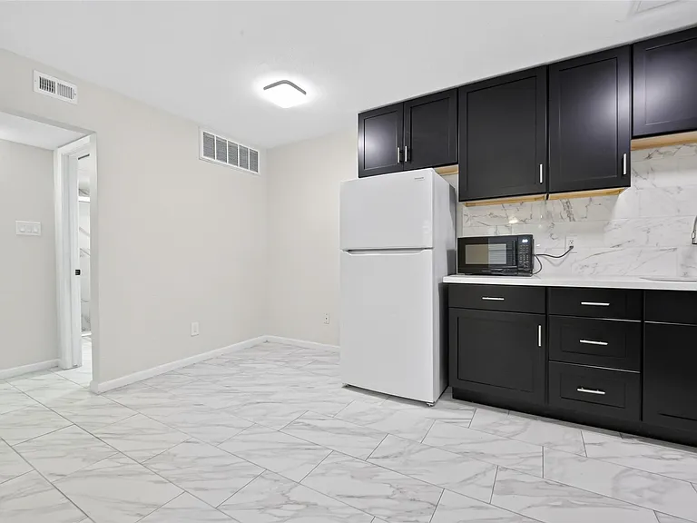 5929 Queensloch Dr #131 — Photo 12