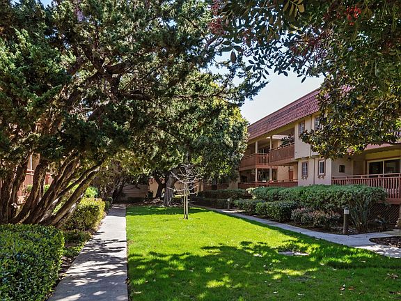 3rd image of 1039 Alta Mira Dr #A