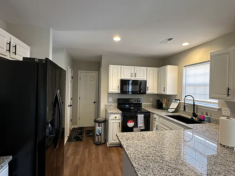 9430 Dewey Dr — Photo 4