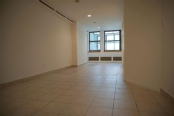 1st image of 305 E 56th St