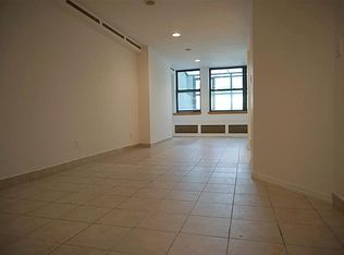 305 E 56th St, New York, NY 10022