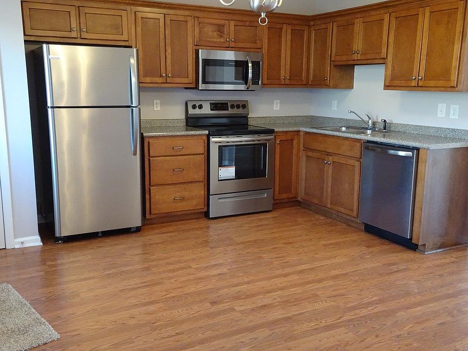 2nd image of 203 Glen Valley Cir
