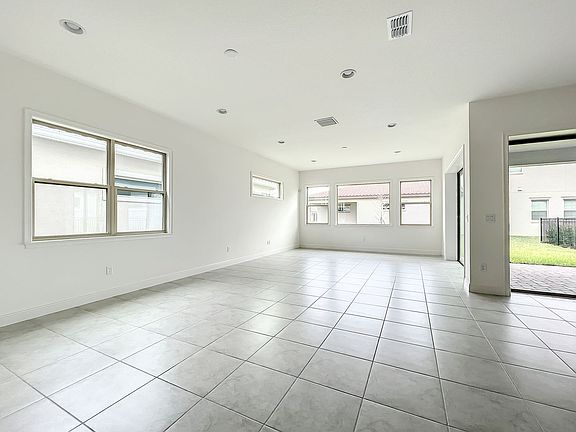 5th image of 8018 Hoylake Dr