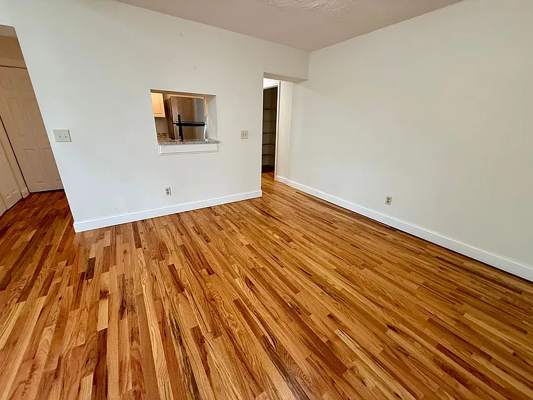 Israel Putnam Apartments — Photo 9