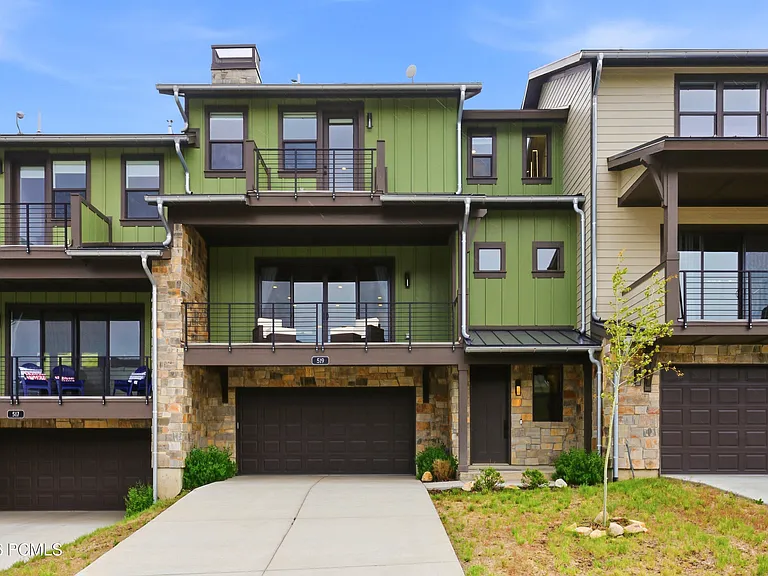 519 W Ascent Dr — Photo 1