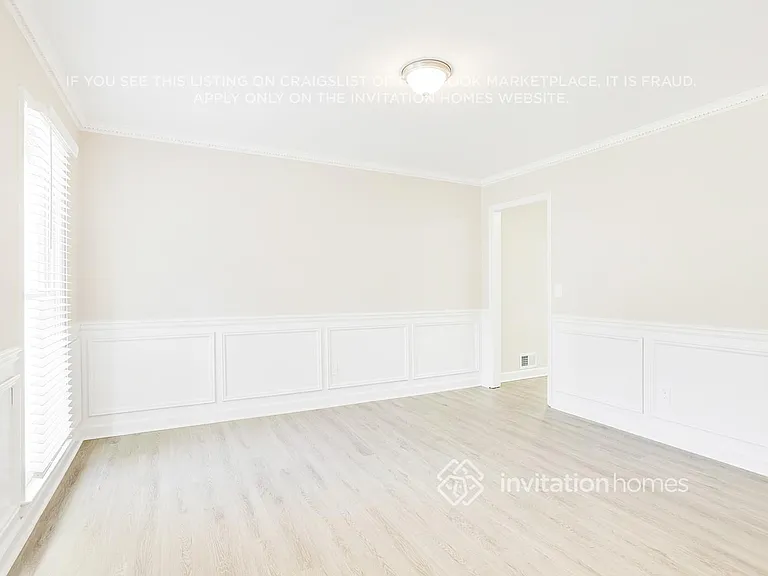 747 Edgewater Ln NW — Photo 6