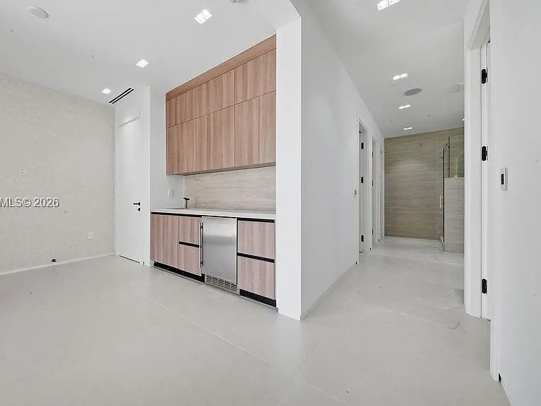 3318 NE 16th Pl — Photo 70