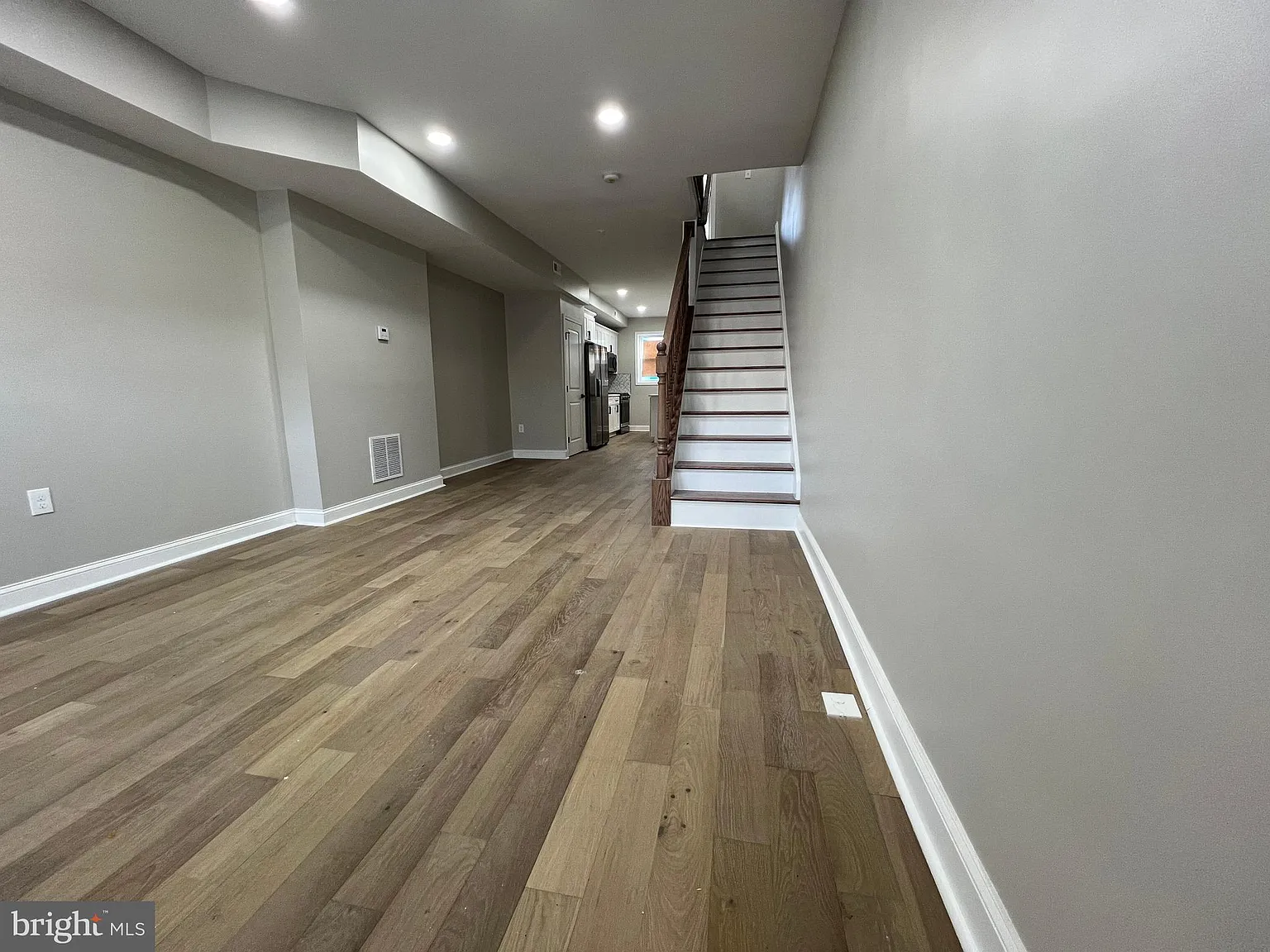 3 bed, 3.0 bath, $2,400 — Photo 3