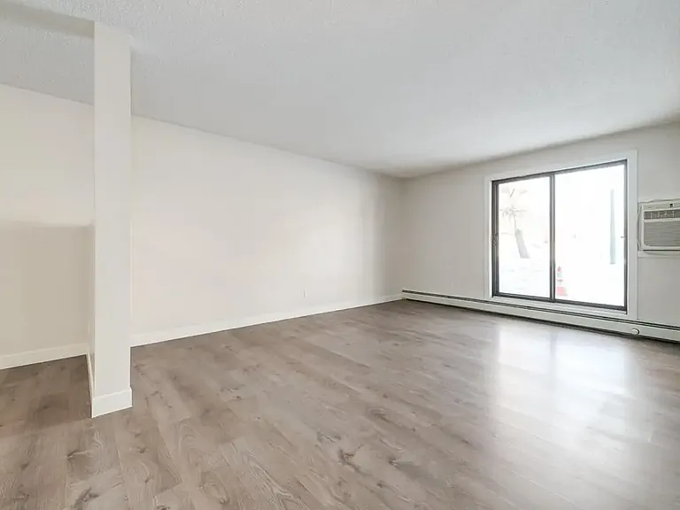 121 Clancy Dr — Photo 8