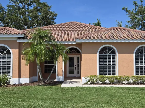 4240 Hearthstone Dr, Sarasota, FL 34238