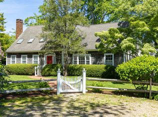 21 Woodlawn Ave, Tisbury, MA 02568