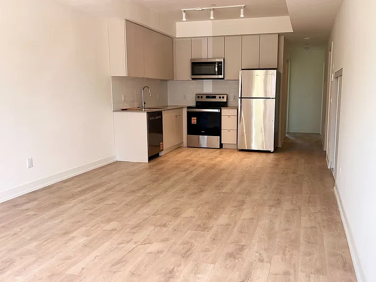 16 Melbourne Ave #209B — Photo 3