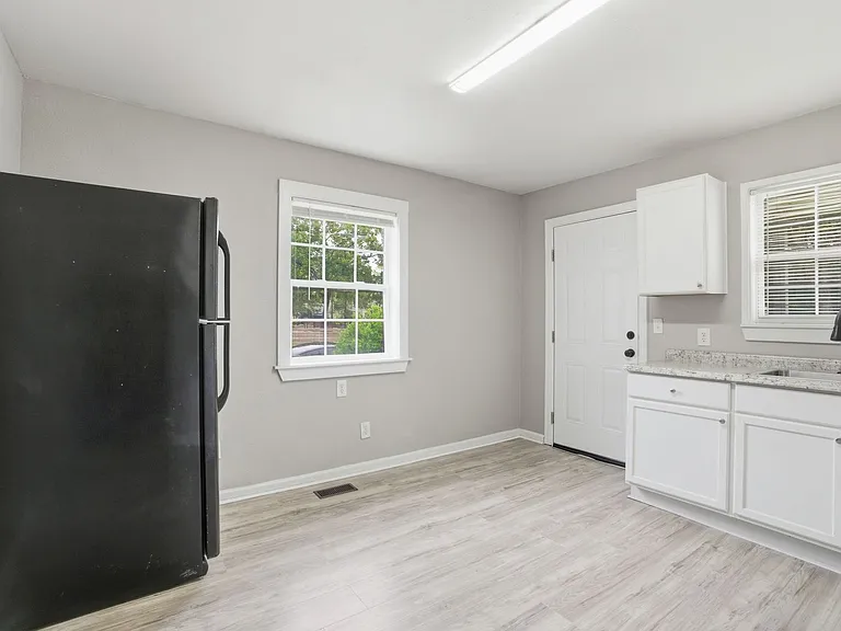 1318-1320 S Summit St — Photo 28