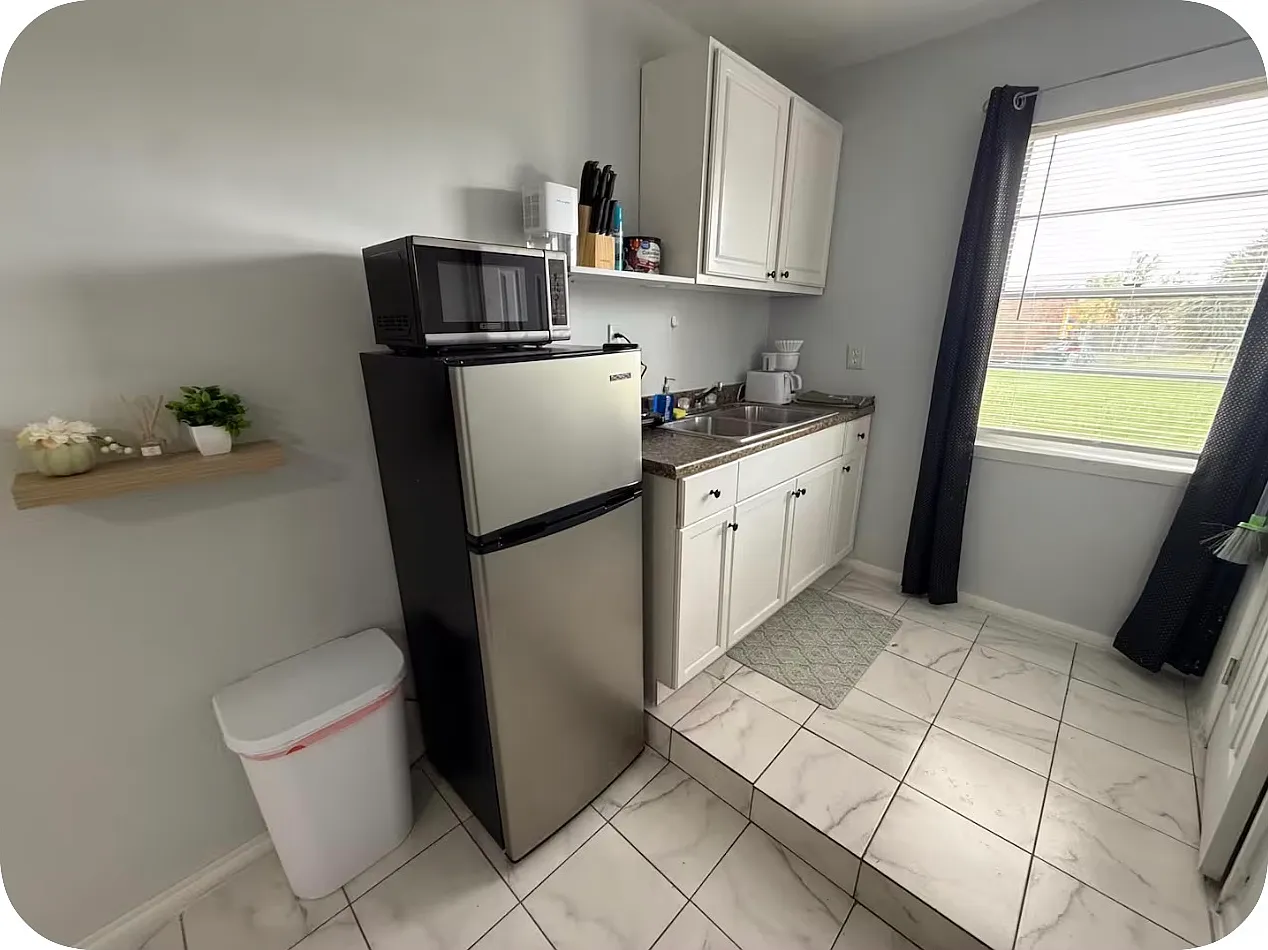 Studio, 350 sqft, $1,050 — Photo 4