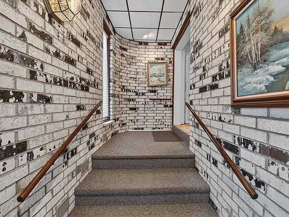 3rd image of 544 Main St
