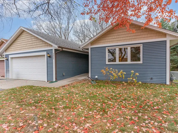 2009 Vienna Ln, Eagan, MN 55122