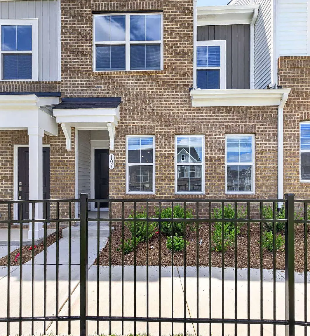 3 bed, 2.5 bath, 1514 sqft, $1,800 — Photo 4