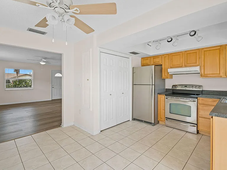 1423 Aries Ln #3 — Photo 5