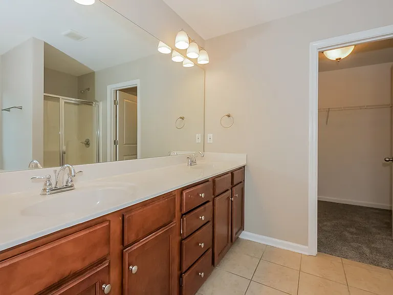 102 Worthing Ln — Photo 11