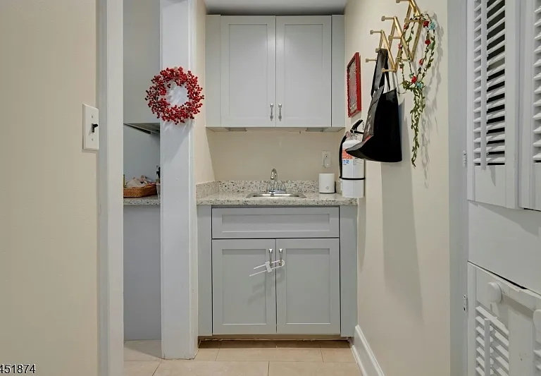8 Franklin Pl — Photo 14