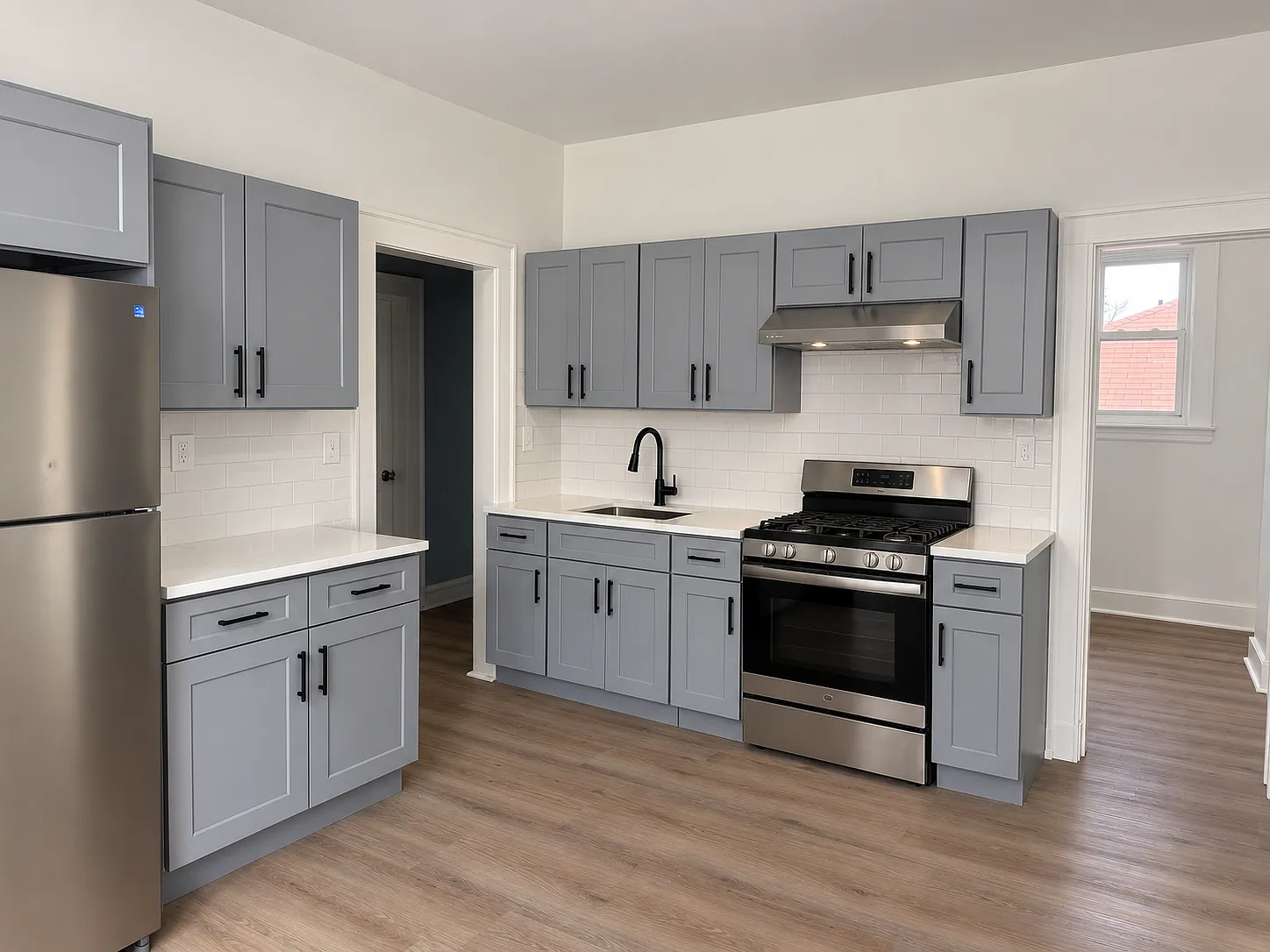 3 bed, 1000 sqft, $2,800 — Photo 4
