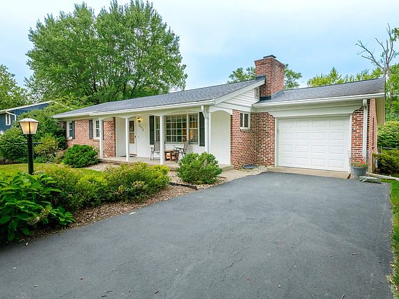 2nd image of 3515 E Park Ln