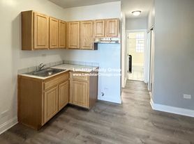 4756 N Maplewood Ave