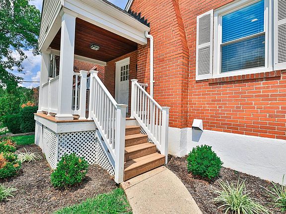 3rd image of 2832 Cortelyou Pl