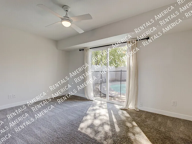 819 W Ross Ave — Photo 21