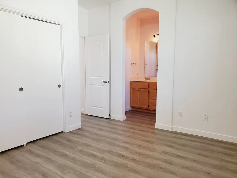 3070 Hawaii Ct — Photo 8