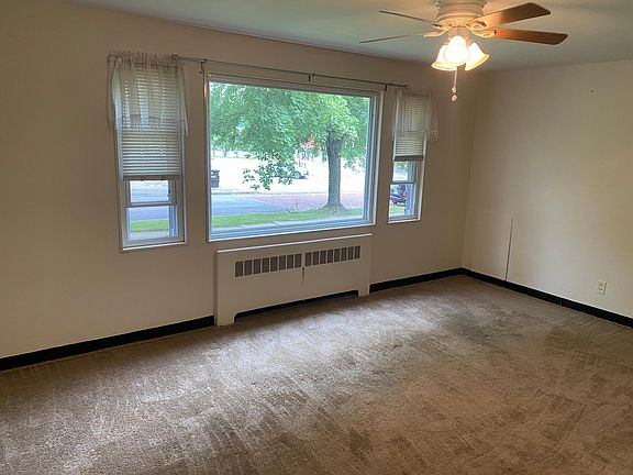 3rd image of 1627 W 3rd St #1
