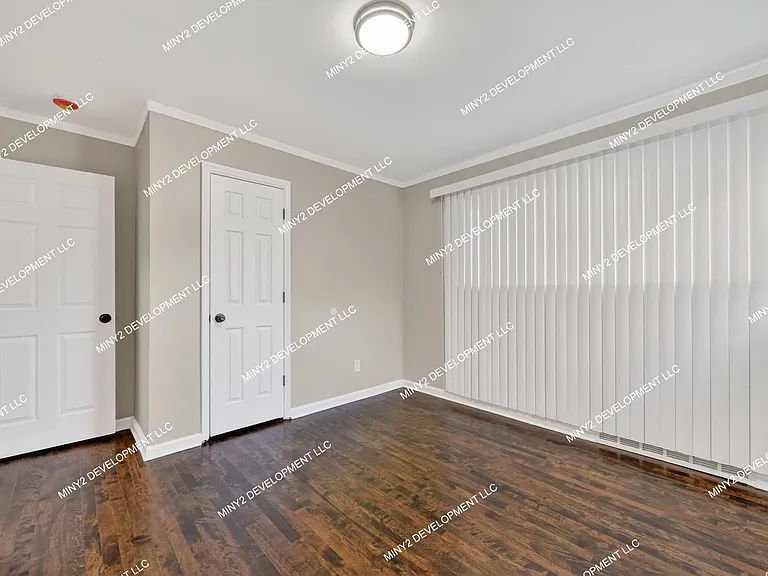21422 Pembroke Ave — Photo 9