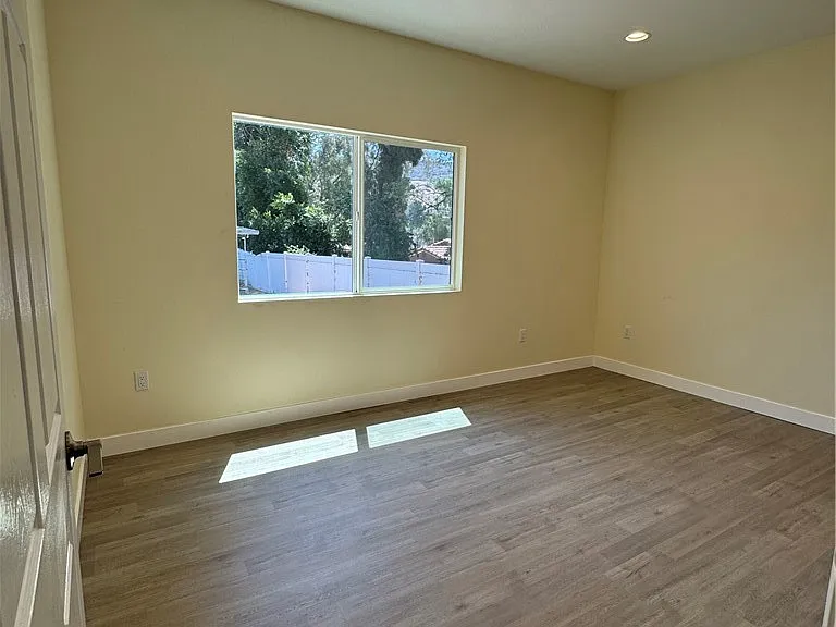 10054 Barling St — Photo 17