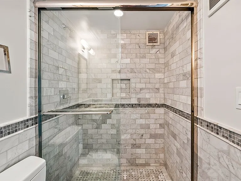 19 Chauncy St #4B — Photo 21