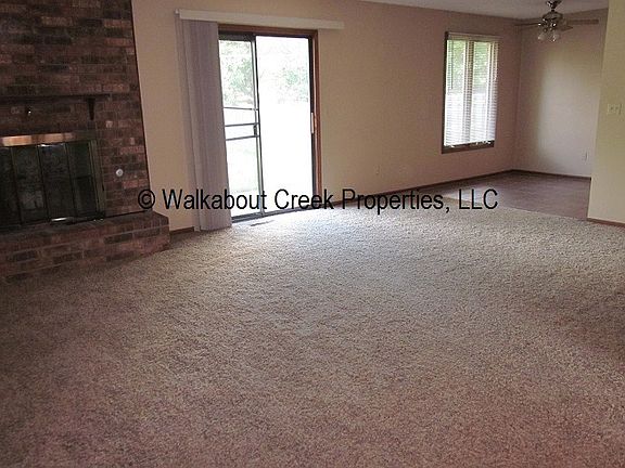 LIVING/DINING AREA VIEW