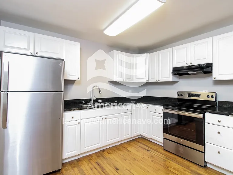 1744_007_kitchen_12801992.jpg