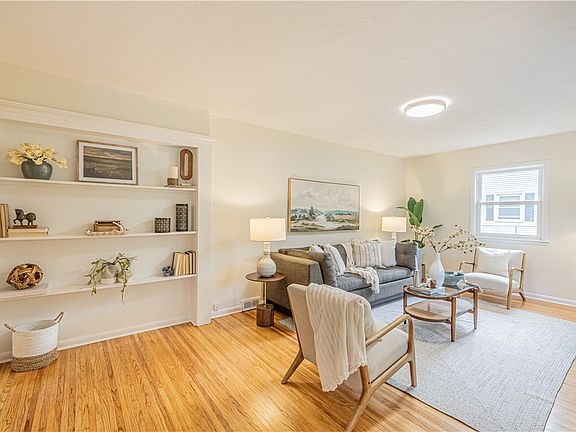 3rd image of 65 Newcrest Dr