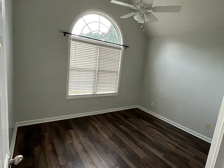 314 Fletcher Ct — Photo 11