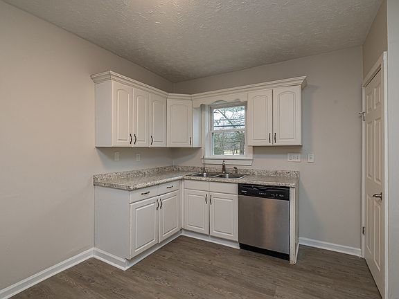 2nd image of 3695 Irving Park Ave