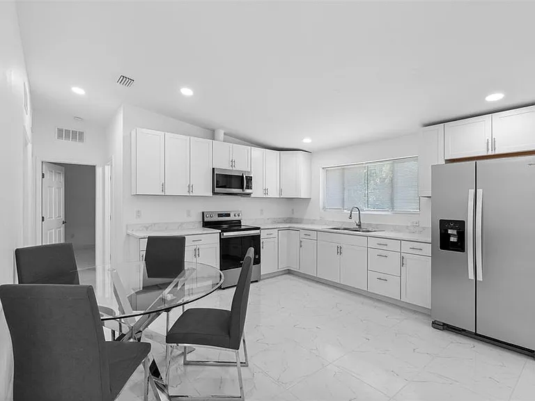 6847 Woodsman Dr — Photo 31