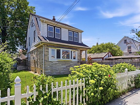 2nd image of 22412 92nd Avenue
