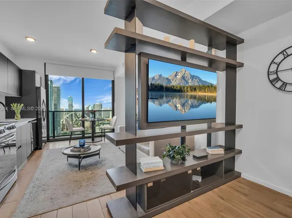 398 NE 5th St #3207, Miami, FL 33132