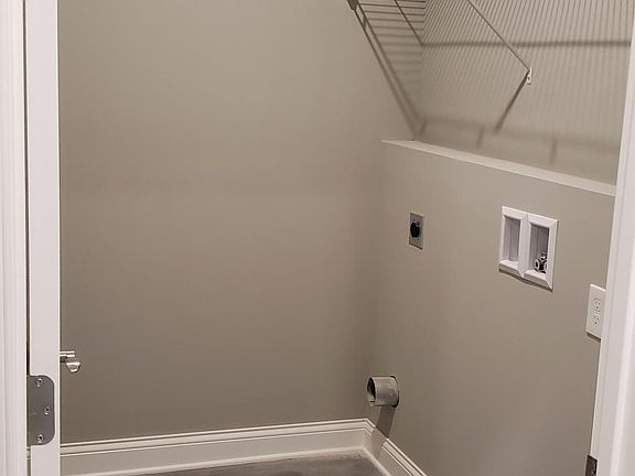 3rd image of 324 Maddalena Ln