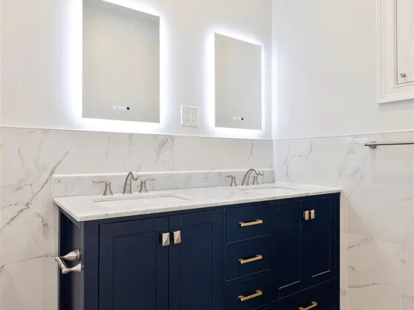 68-02 Jay Avenue image 8 of 17