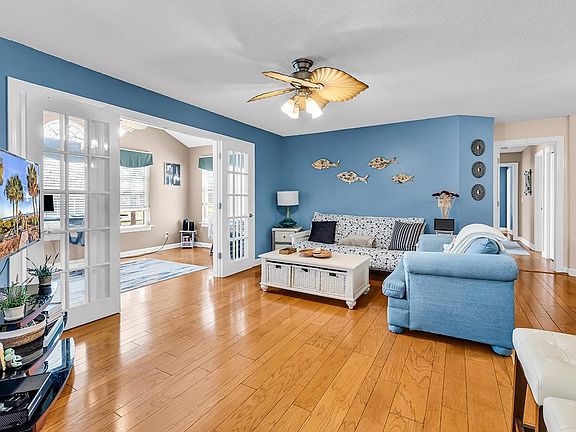 3rd image of 4385 Daphne Ln. #H