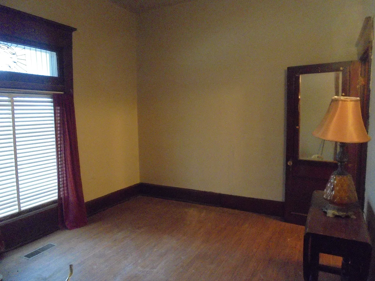Building Photo - 1-928 English Ave