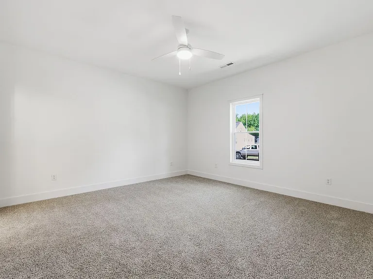 2206 Grant St — Photo 17