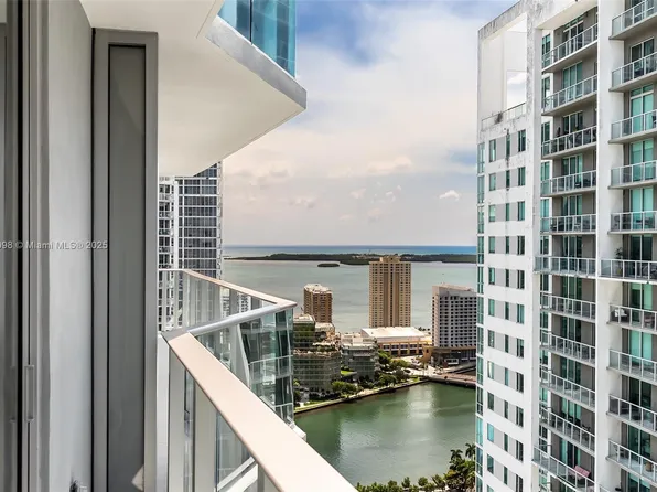 77 SE 5th St #2107, Miami, FL 33143