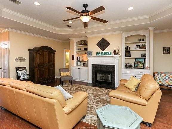 3rd image of 2106 Walnut Grove Ct