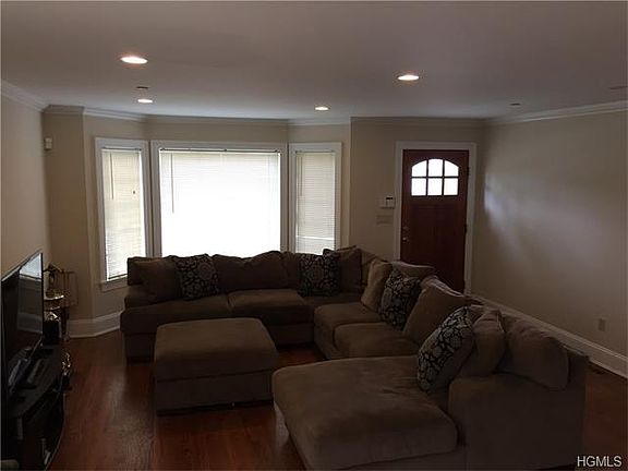 3rd image of 180 Woodside Ave
